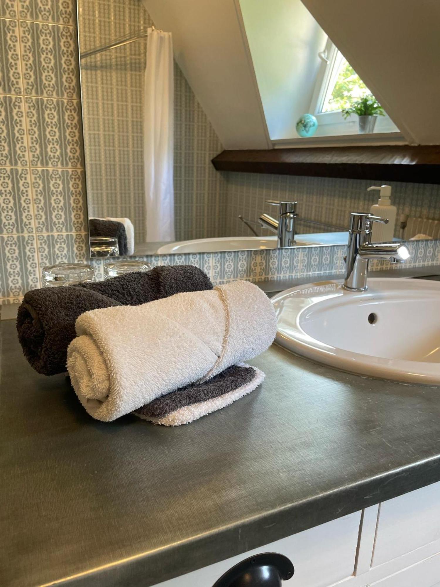 Chambres D'Hotes Le Relais Globe Trotteur Montaigu  Exteriér fotografie